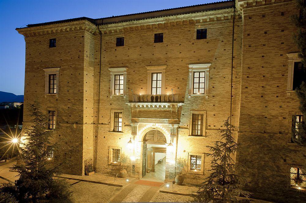 Castello Chiola Dimora Storica Hotel Loreto Aprutino Exterior photo