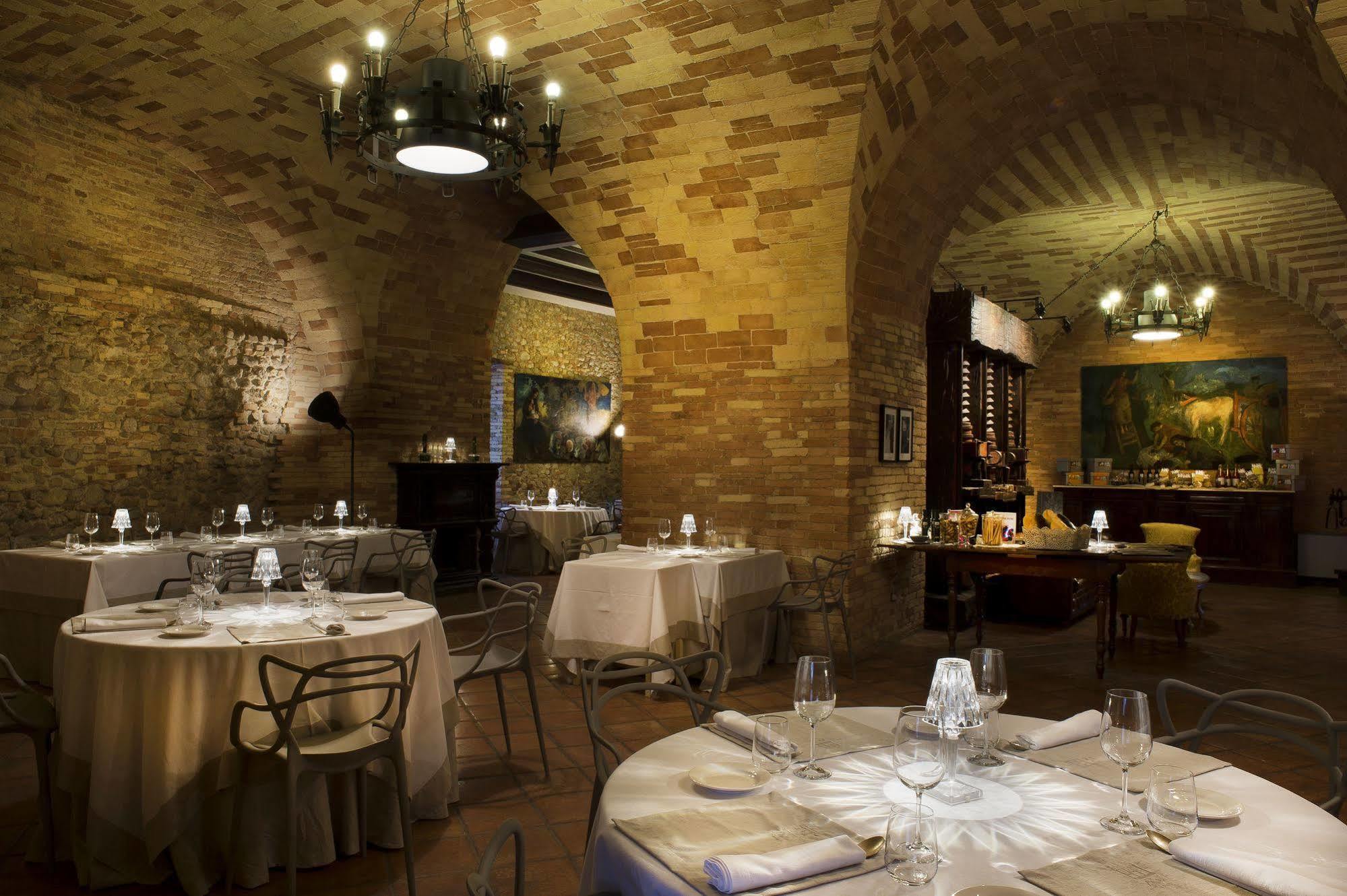 Castello Chiola Dimora Storica Hotel Loreto Aprutino Exterior photo